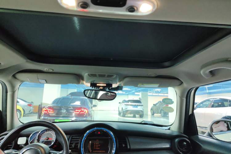 Used  MINI 2016 1.5T COOPER Five-Door Edition
