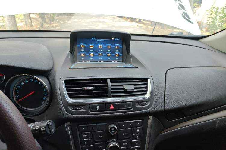 Used Buick Encore 2015 1.4T Manual Two-Wheel Drive Urban Advanced Model
