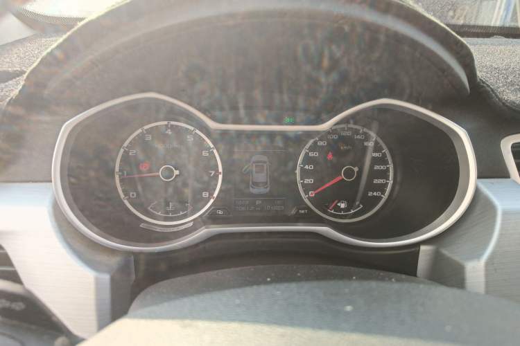 Used Geely Auto Emgrand X7 Sport 2016 1.8TD Automatic ZhiShang Model
