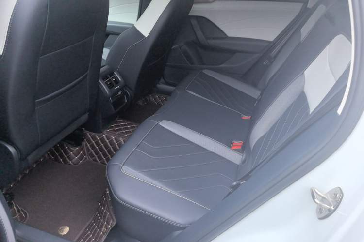 Used Volkswagen Tharu 2024 300TSI Two-Wheel-Drive Full Moon Edition
