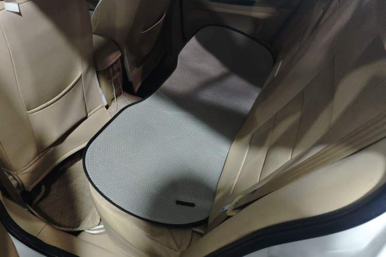 Used Roewe 350 2015 1.5L Automatic Luxury Sunroof Edition
