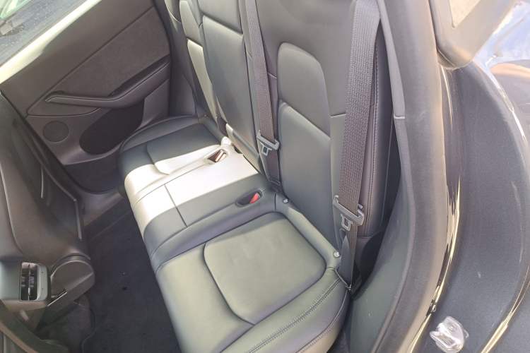 Used Tesla Model Y 2022 Long-Range All-Wheel-Drive Version