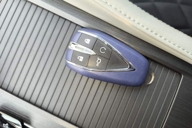 Used Changan CS75 PLUS 2024 3rd Generation Champion Edition 1.5T Intelligent Drive Dynamic Model
