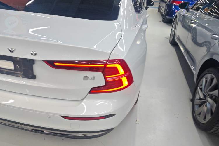 Used Volvo S60 2023 B4 Zhiyi Luxury Edition