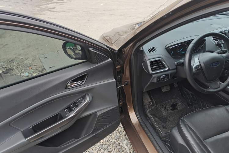 Used Ford Escort 2017 Happiness Edition 1.5L Automatic Fashion Version