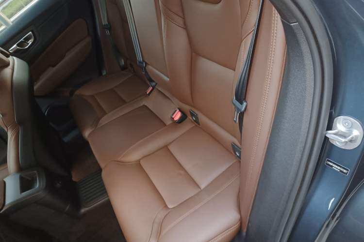 Used Volvo XC60 New Energy 2025 Plug-in Hybrid Long-Range All-Wheel Drive Smart Luxury Edition