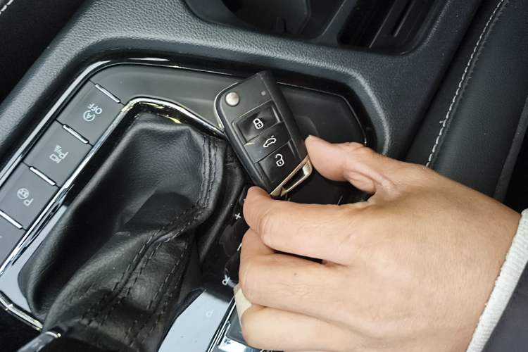 Used Volkswagen Tiguan L 2021 330TSI Automatic Two-Wheel Drive R-Line Enhanced Edition
