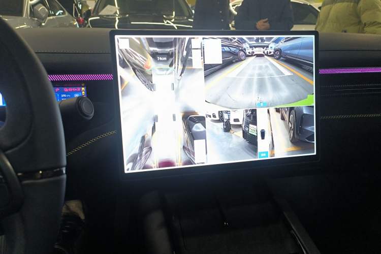 Used Lynk & Co Lynk & Co 10 EM-P 
