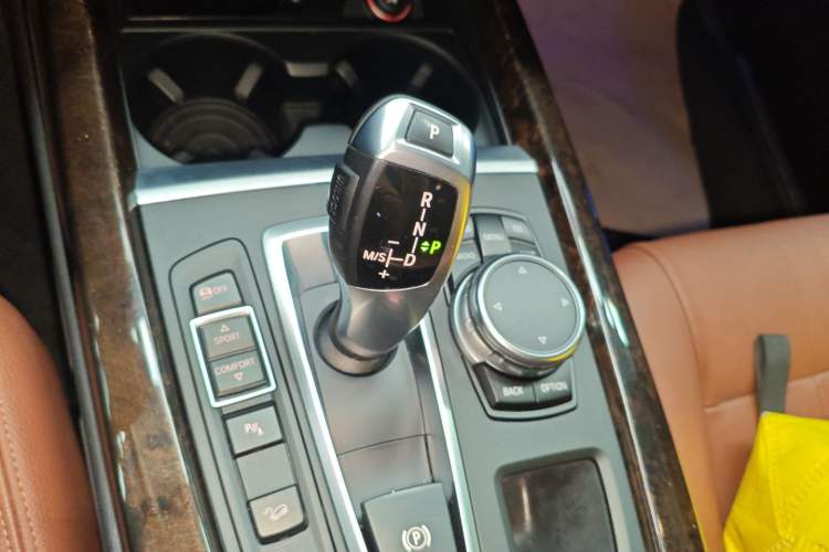 Used BMW X5 2015 xDrive28i
