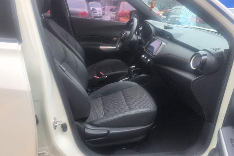 Used Nissan Kicks 2019 1.5L CVT Smart Connect Luxury Edition
