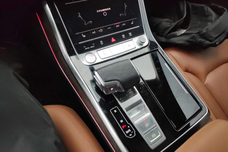 Used Audi Q7 2020 55 TFSI quattro S line sports model
