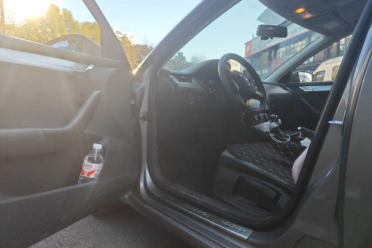 Used Skoda Octavia 2017 1.6L Automatic Chuanxing Edition
