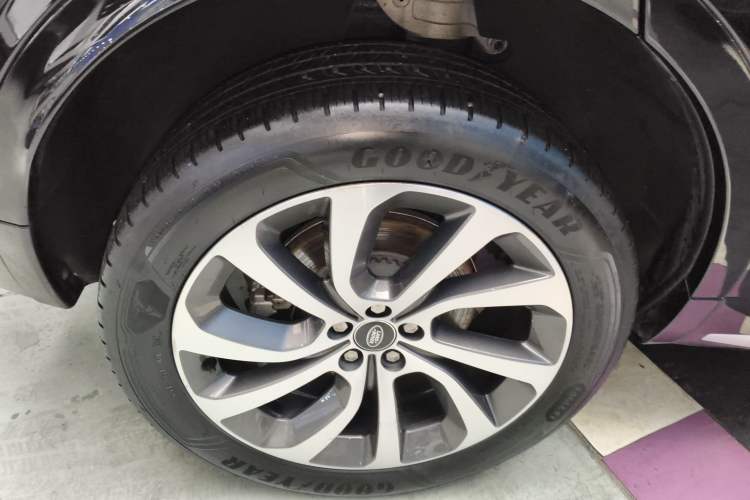 Used Land Rover Discovery Sport New Energy 2024 1.5T P300e Plug-in Hybrid Electric Version