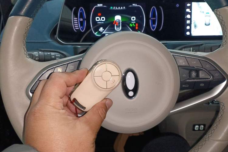 Used ORA Good Cat 2021 400km Standard Range Athena Edition Lithium Iron Phosphate
