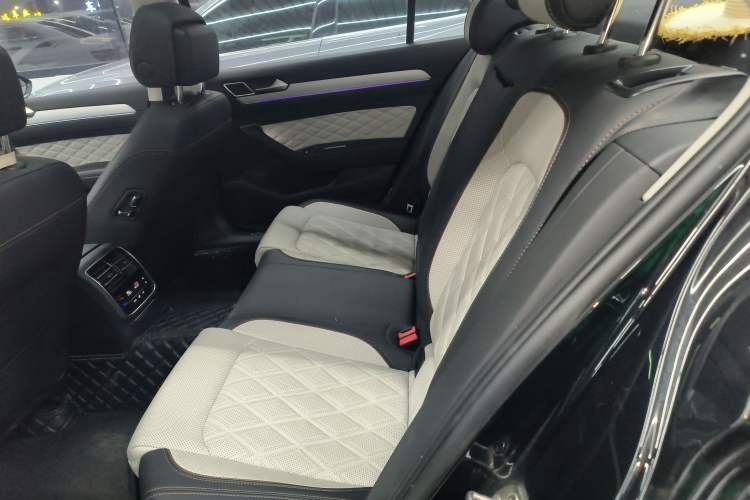 Used Volkswagen Magotan 2023 2 Million Units Commemorative Edition 330TSI DSG Luxury Version
