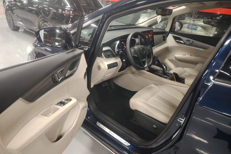 Used BYD Song MAX New Energy 2019 DM 1.5T Smart Connect Zhiyao Model 6 Seats China VI Standard
