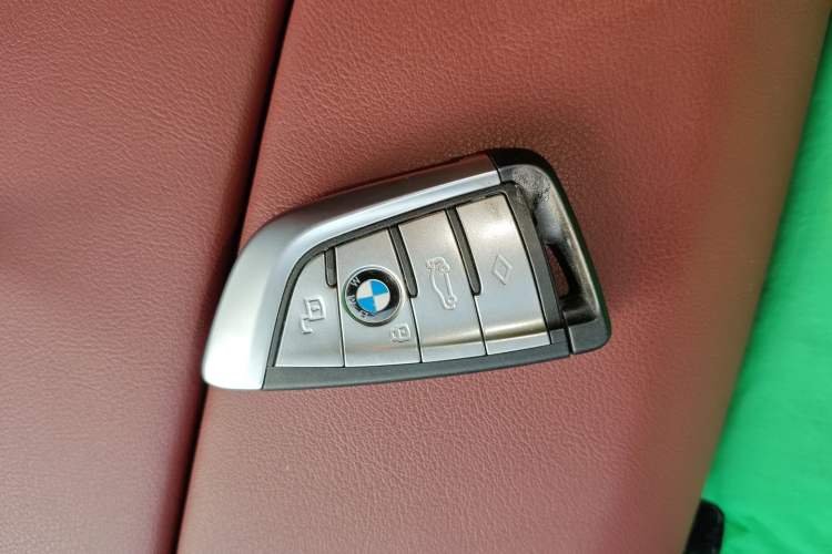 Used BMW X5 2022 Restyled xDrive 30Li Luxury Version M Sport Package
