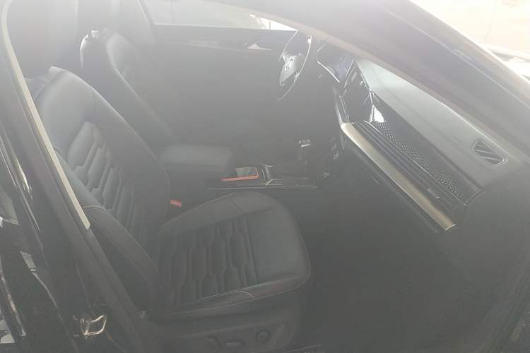 Used Volkswagen Passat 2019 330TSI Elite Edition China VI
