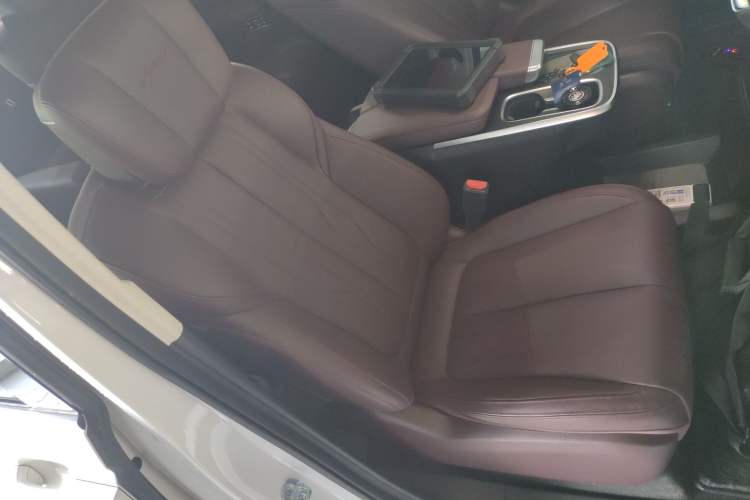 Used Buick Century 2023 2.0T Seven-Seater Yinshi Edition
