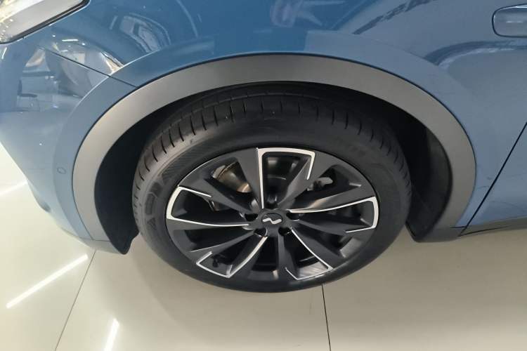 Used ONVO L60 2024 60 kWh All-Wheel Drive
