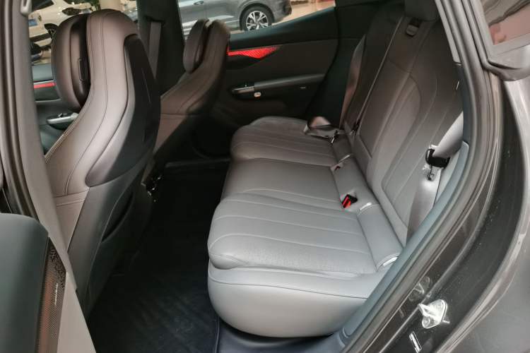 Used Lynk & Co 07 2024 EM-P 126 Long-Range Halo