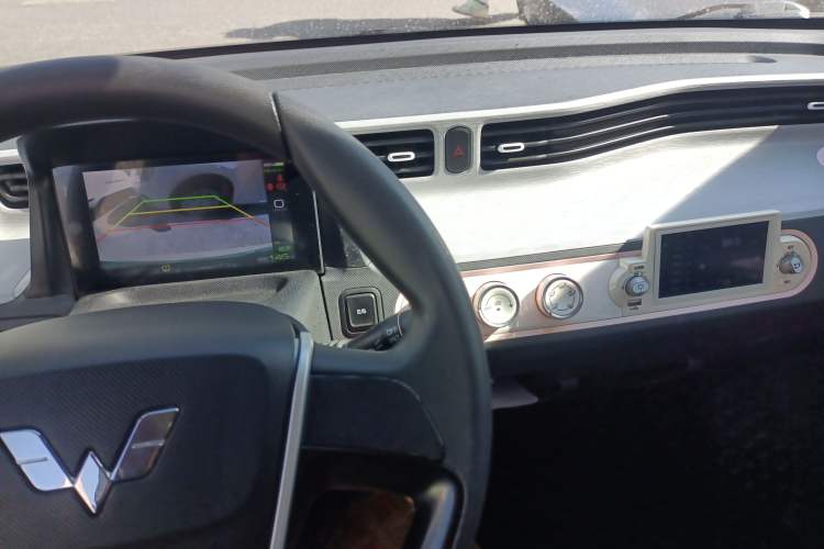 Used Wuling Hongguang MINIEV 2021 Macaron Sandwich Model 170 km Lithium Iron Phosphate
