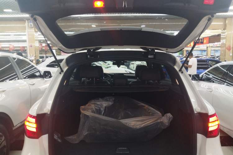 Used Mercedes-Benz GLC 2018 GLC 260 4MATIC Dynamic Edition
