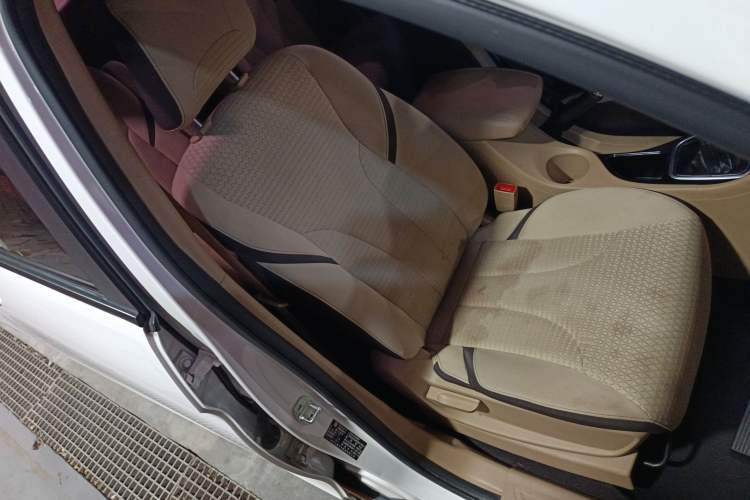 Used Baojun 730 2017 1.5T Manual Fashion Version 7 Seats China V Emission Standard