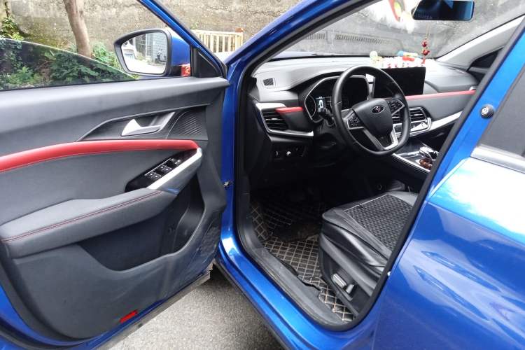 Used SOL X8 2021 300T DCT Leading Smart Connectivity Version 6 Seats
