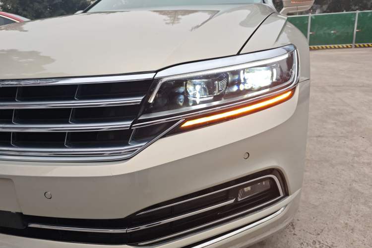 Used Volkswagen Phideon 2018 Revised Version 380TSI Two-Wheel Drive Business Edition
