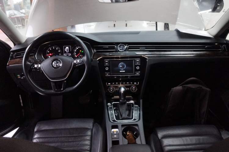 Used Volkswagen Magotan 2018 Facelift 330TSI DSG Luxury Model
