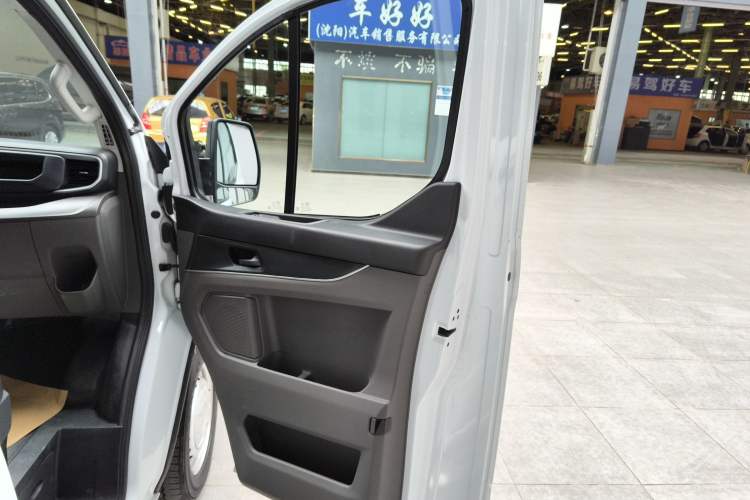 Used Ford Transit 2023 2.0T Gasoline Automatic Multi-Purpose Commercial Vehicle Mid-Drive Low-Roof Design 5/6 Seats