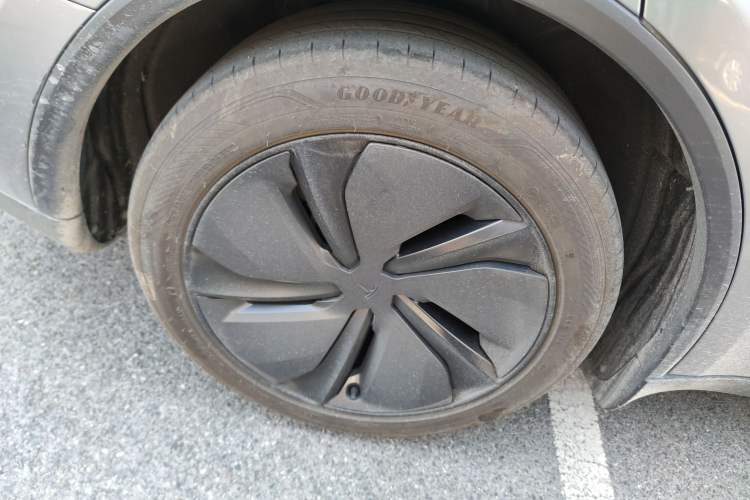 Used Tesla Model Y 2025 Rear-Wheel-Drive Version
