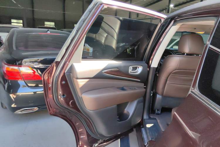 Used Infiniti QX60 2014 2.5 S/C Hybrid Two-Wheel Drive Excellence Edition
