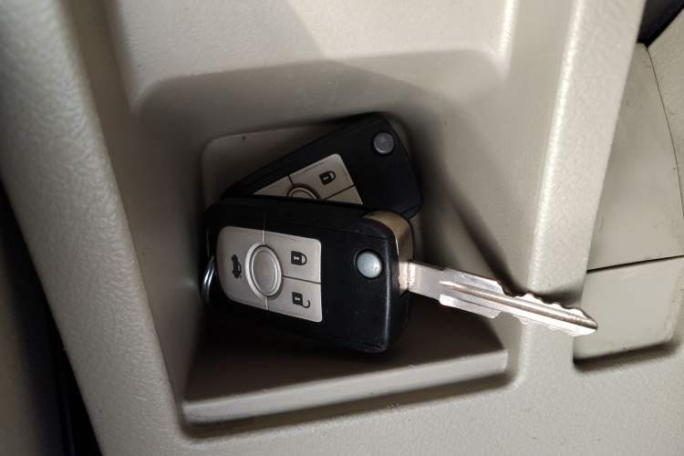 Used Buick Excelle 2015 1.5L Automatic Classic Model
