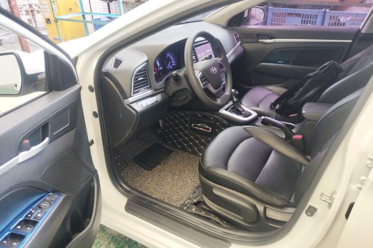 Used Hyundai Elantra 2016 1.6L Automatic ZhiXuan – Elite Version
