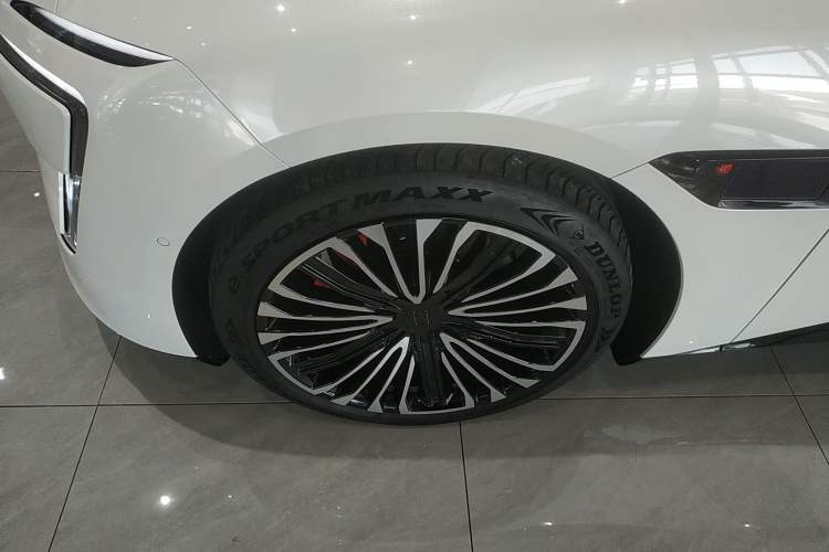 Used  12 2025 Ultra Extended-Range Edition