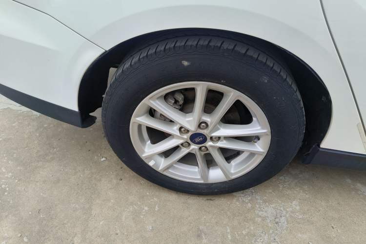 Used Ford Focus 2018 Sedan Classic 1.6L Automatic Trendy SmartDrive Edition
