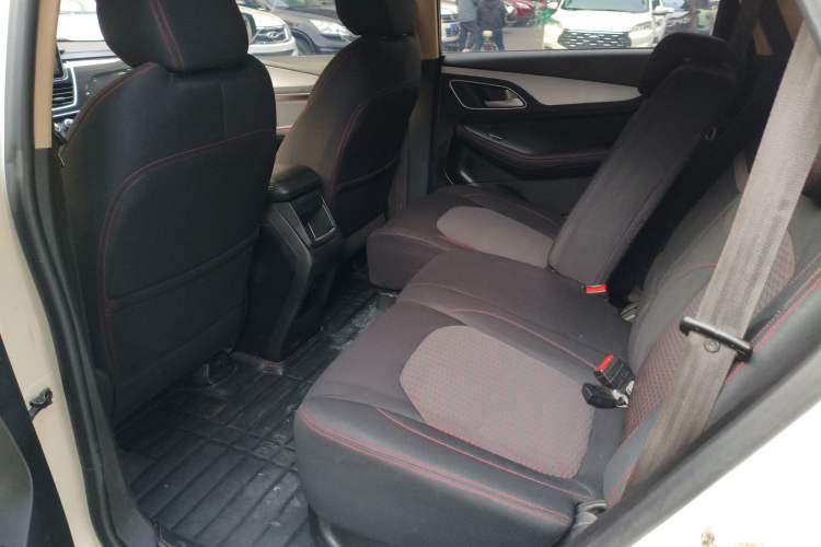 Used Baojun 560 2017 1.5T Manual Comfort Version 7 Seats
