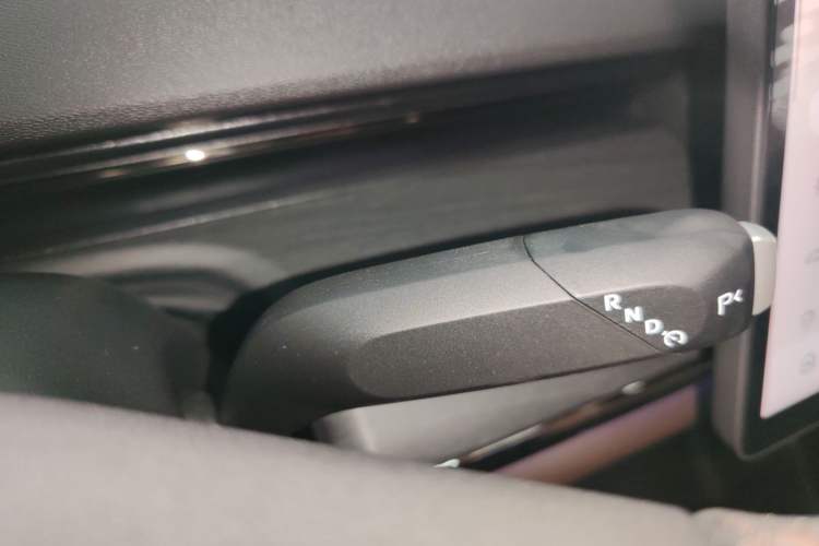 Used  A07 2025 Blue Whale Extended-Range 230 Prestige Model