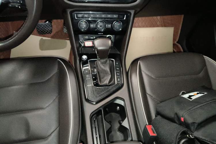 Used Volkswagen Tiguan L 2017 330TSI Automatic Two-Wheel Drive Flagship Edition
