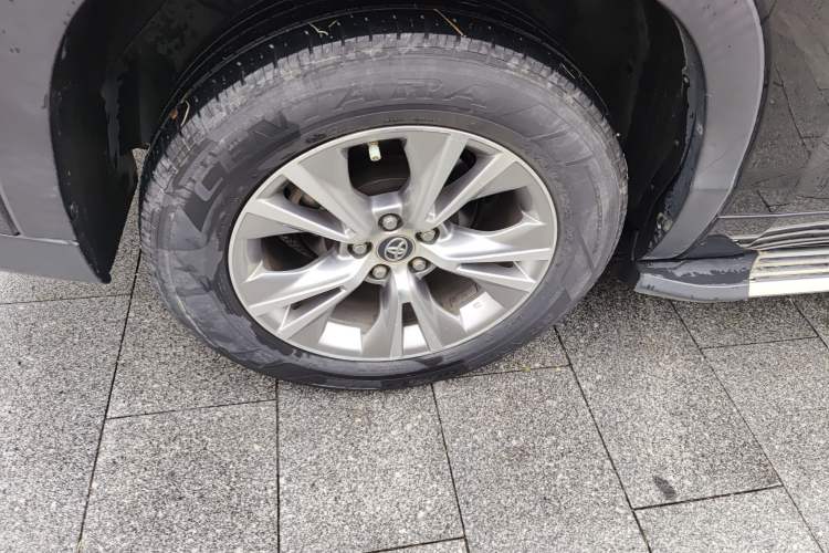 Used Toyota Highlander 2017 2.0T Two-Wheel Drive Elite Version 7 Seats