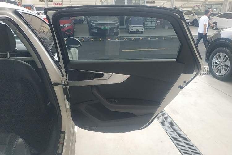 Used Audi A4L 2019 40 TFSI Fashion Edition China VI Emission Standard
