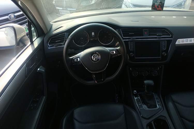 Used Volkswagen Tiguan L 2018 330TSI Automatic Two-Wheel Drive Luxury Edition
