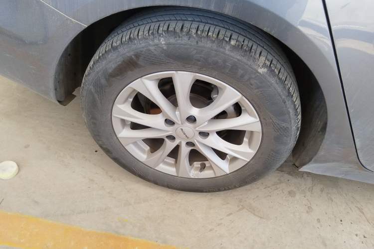 Used Roewe i5 2023 1.5L Manual Comfort Edition
