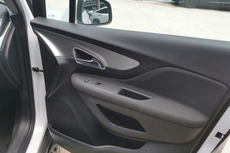 Used Buick Encore 2015 1.4T Automatic Two-Wheel Drive Urban Elite Version