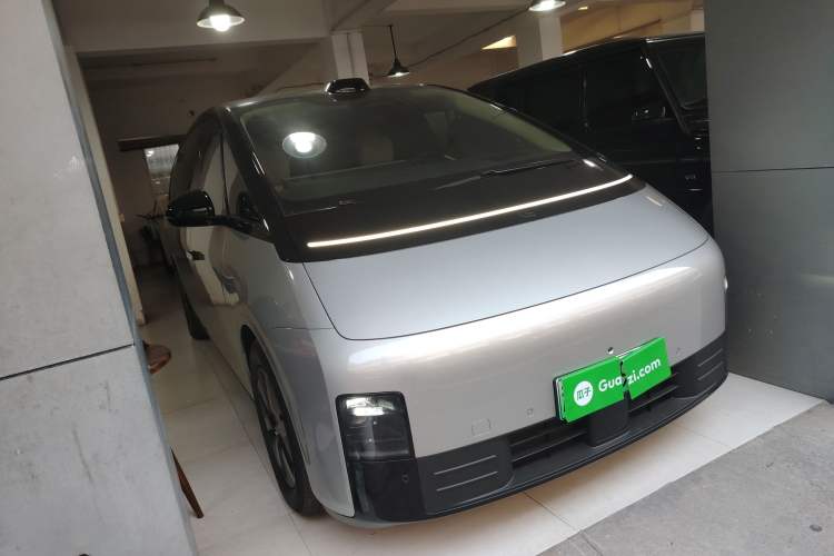 Used Li Auto MEGA 2024 Ultra Model

