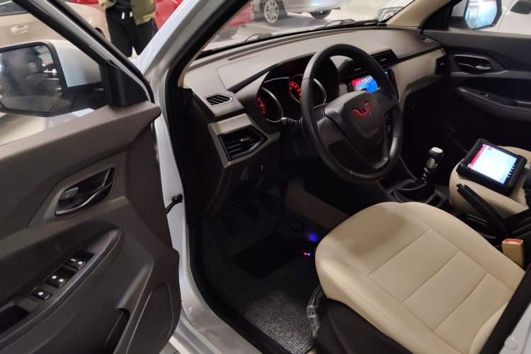 Used Wuling Hongguang 2021 1.5L S Standard Version LAR
