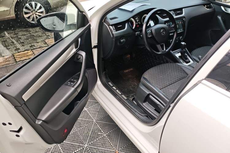 Used Skoda Octavia 2018 TSI230 DSG Luxury Edition