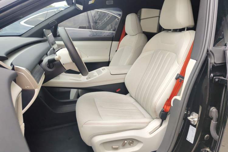 Used ONVO L60 2024 60 kWh All-Wheel Drive
